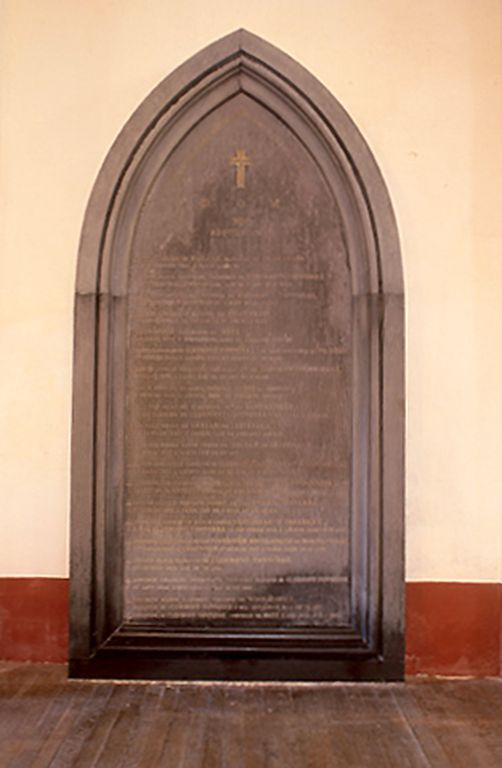 Tombeau (stèle funéraire) de la famille des Clermont-Tonnerre