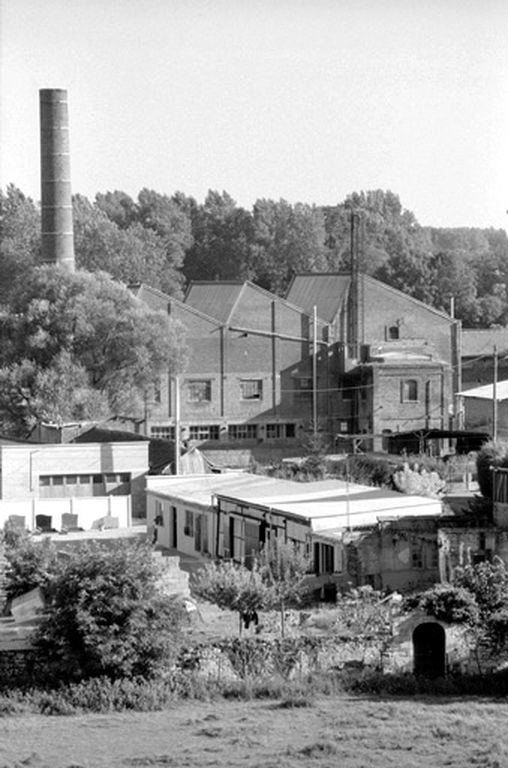 Ancienne usine de papeterie Failliot, devenue usine textile (cordage et effilochage de coton) Abel Valet, puis usine de produits chimiques Philipps Pain, puis SPCI