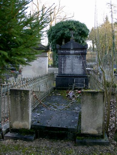 Tombeau (stèle funéraire) de la famille Devillers-Mongrenier