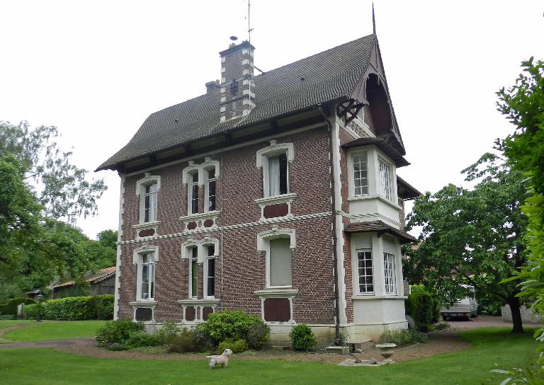 Ancien logement patronal de la fonderie Milbled à Dargnies