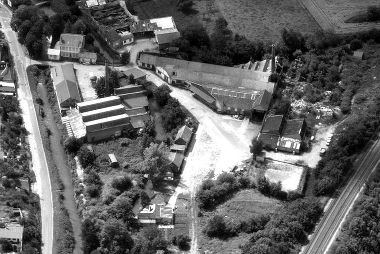 Anciens moulins à farine et moulins à bois, puis filature Arquembourg, Saint-Frères, Otto-Petersen, manufacture de laines Renaissance, devenue usine de gaz comprimés, dite Oxygène de Picardie (vestiges)