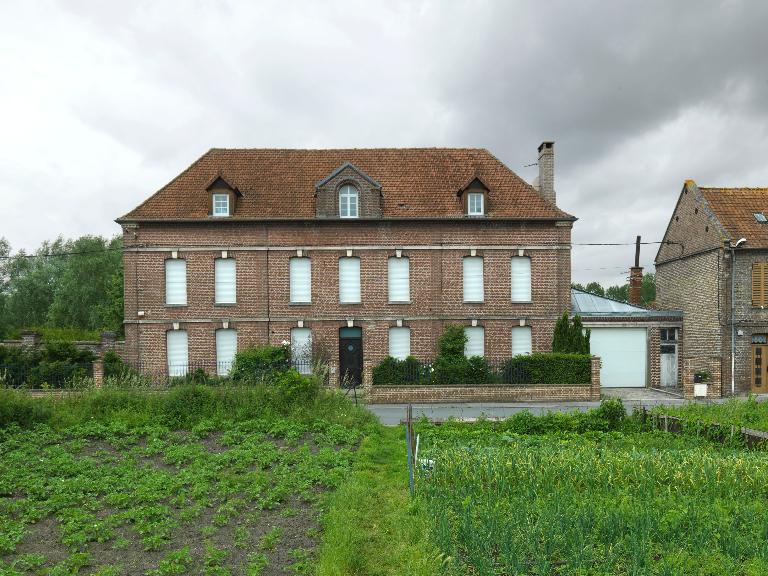 Ancienne maison de directeur de l'usine Saint Frères des Moulins-Bleus, puis garderie d'enfants, dite crèche Saint Frères des Moulins-Bleus