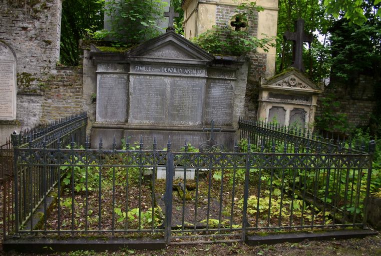 Tombeau (stèle funéraire) de la famille de Louis Dewailly, ancien maire d'Amiens (famille Dewailly-Ansiaux)