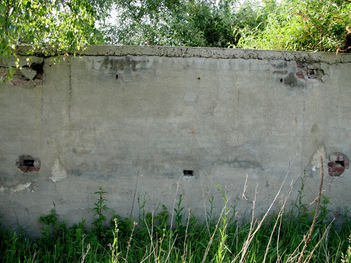 Ancienne usine de petite métallurgie (fabrique de limes) Mauroy, puis usine de construction mécanique, dite Ateliers de construction de Creil, puis Daydé-Pillé, actuellement pépinière d'entreprises