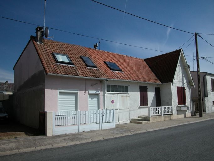 Maison à deux logements accolés (dont Titoune)