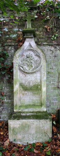 Tombeau (stèle funéraire) de la famille Vasseur-Sauval