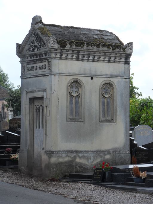 Tombeau (chapelle) de la famille de l'entrepreneur Charles Jean-Baptiste Paris