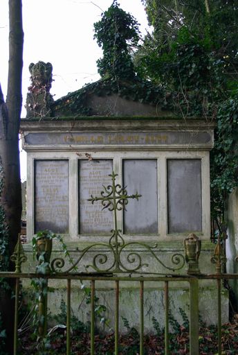 Tombeau (stèle funéraire) de la famille Leleu-Alot
