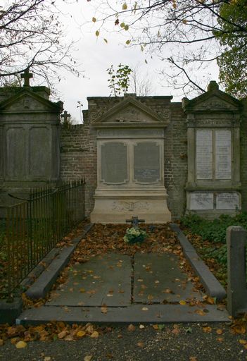 Tombeau (stèle funéraire) des familles Alexandre Monmert et Alphonse Ducrocq