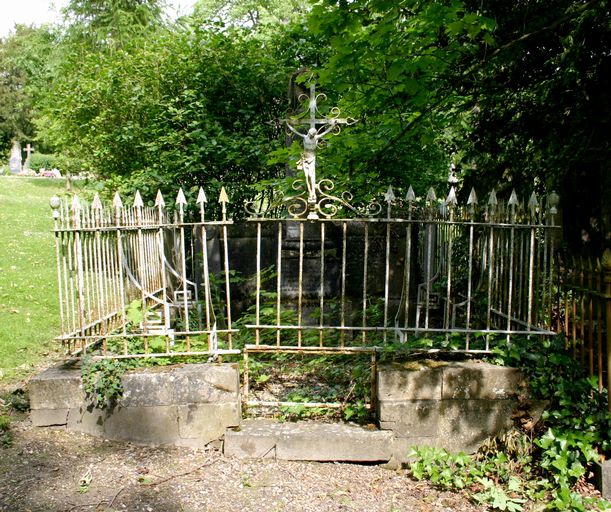 Monument sépulcral de la famille Deneux-Buquet