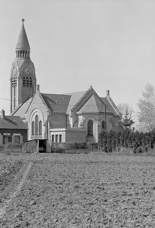 Église paroissiale et ancien cimetière de la Nativité-de la-Vierge de Sempigny