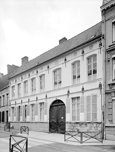Hôtel, puis école Notre-Dame, actuellement école maternelle et primaire Jeanne-d'Arc