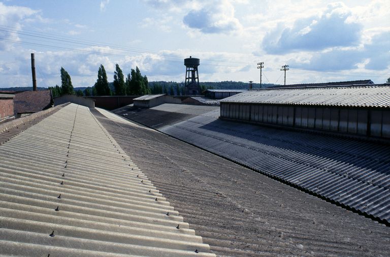 Ancienne usine de céramique Defrance, dite les Carreaux, puis Compagnie Générale de la Céramique du Bâtiment (Cerabati), puis usine de verre creux Saga Décor