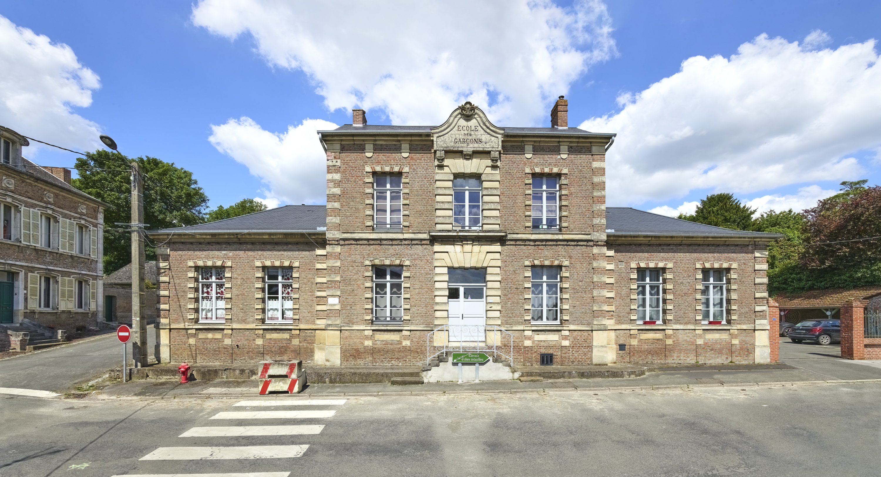 Ancienne école de garçons, actuellement logements