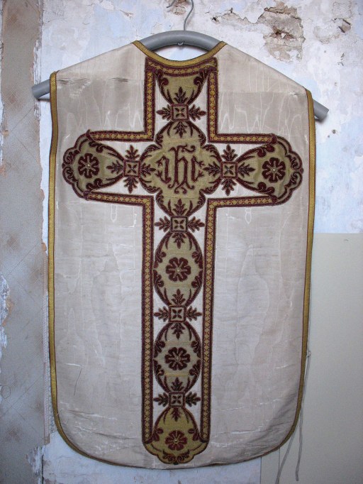 Chasuble (ornement blanc, No 5)