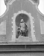 Statue (figure vêtue, figure colossale) : Etienne de Blois, comte de Boulogne, roi d'Angleterre.