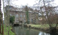 Ancien moulin à foulon et moulin à huile Prévost, puis moulin à farine Prévost, puis moulin Leroux, puis usine de boutons Achille Lanquepin, puis Mercier