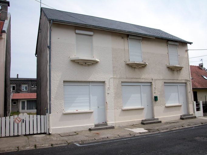 Maison à trois logements accolés