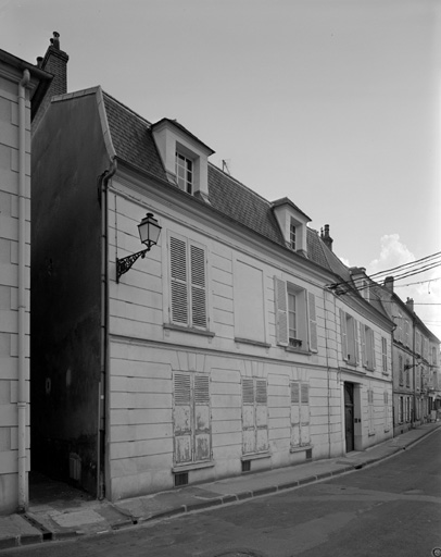 Vue générale depuis la rue.