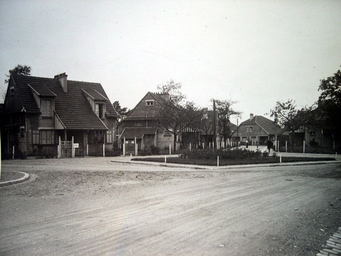 Ancien château, puis cité jardin de la Compagnie des Chemins de fer du Nord, dite cité Tourtier ou cité du Château