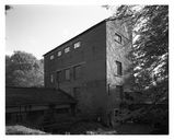 Ancien moulin à farine, dit moulin de Pierre, puis minoterie Malécot, devenue école de cirque Fratellini