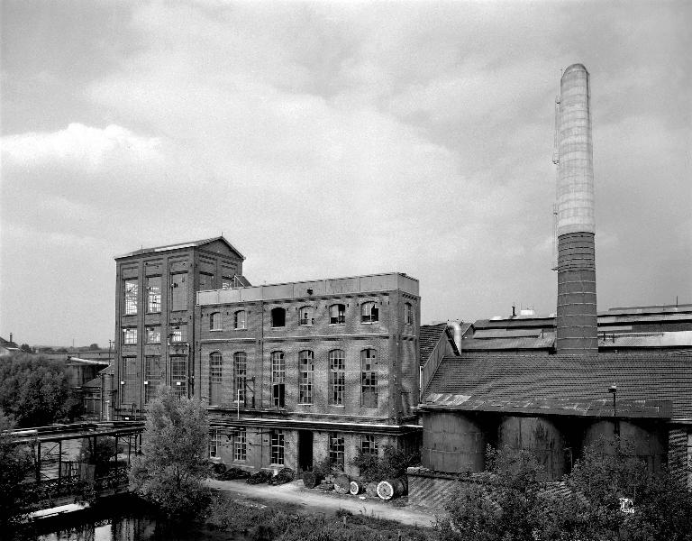 Sucrerie et distillerie, dites Cie sucrière de la Somme, puis Vuignier et Cie, puis Cie sucrière de la Somme, puis Ferdinand Beghin, puis Béghin et Cie, puis Vermandoise de sucreries, puis Sté Vermandoise Industrie