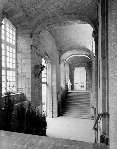 Ancien hôpital général de Valenciennes, dit hôpital du Hainaut, puis hospice et hôpital militaire (actuellement maison de retraite du Hainaut)