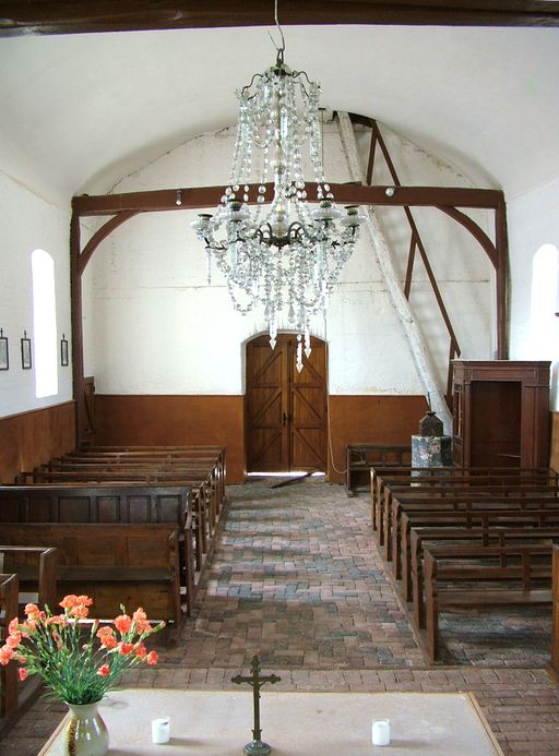 Église paroissiale de la Nativité de la Sainte-Vierge et cimetière de Surcamps