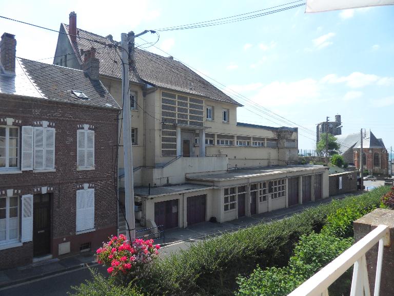 Ancienne école de filles d'Ault (ancien hôpital Saint-Julien), actuel groupe scolaire