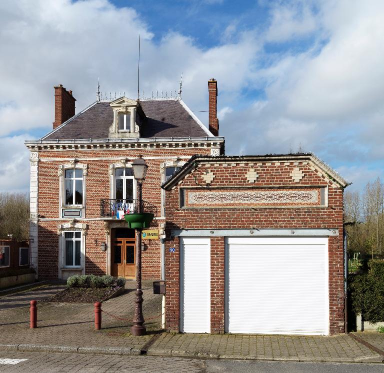 Ancienne maison, devenue mairie de Berteaucourt-les-Dames