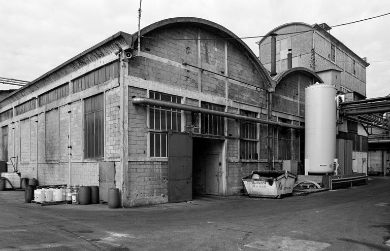 Ancienne usine de pâte à papier Mayen, huilerie Nourylande, puis Robbe et usine de produits chimiques Novance