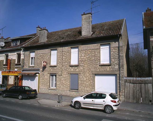 Maison à deux unités d'habitation