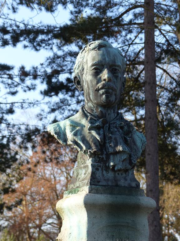 Monument funéraire d'Adrien Fauga