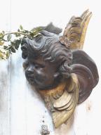 Haut-relief : Tête d'angelot