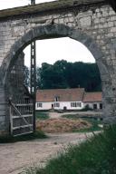 Château et ferme du Fayel