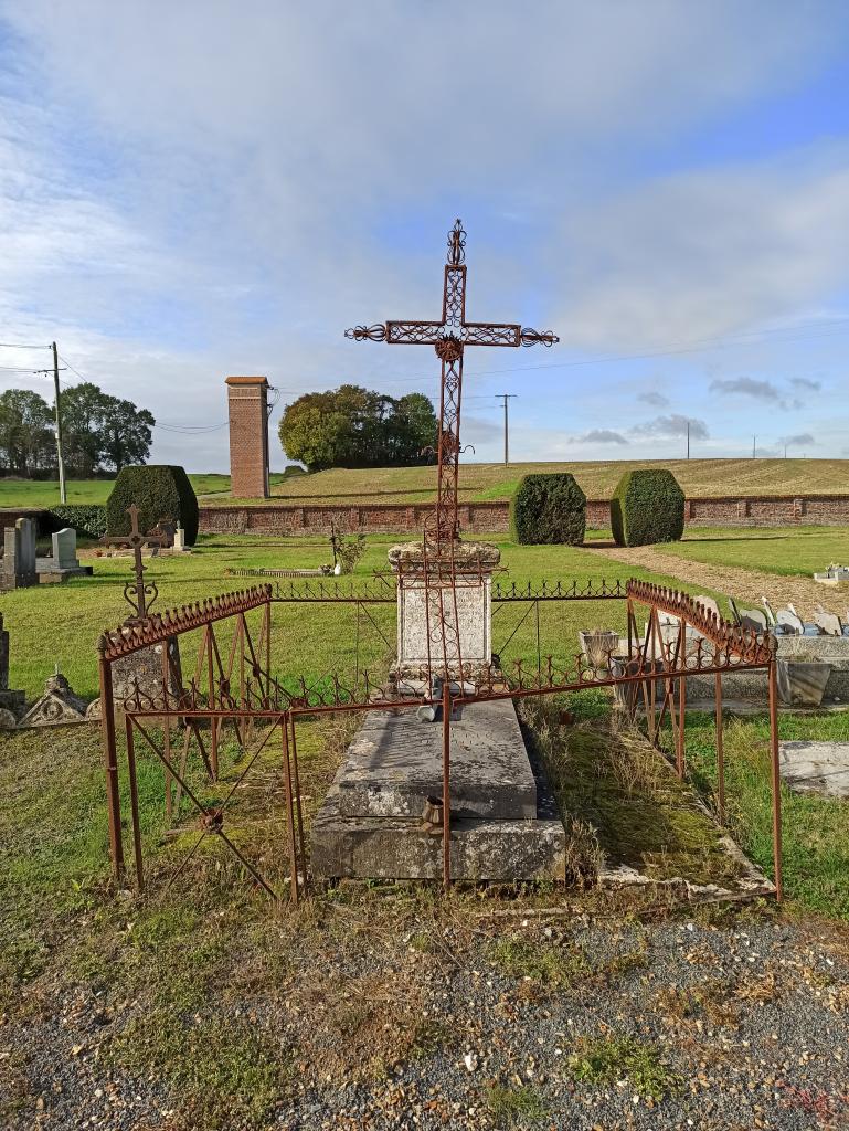 Le cimetière communal de Bucamps