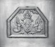 Plaque de cheminée : Anges présentant les armoiries du royaume de France