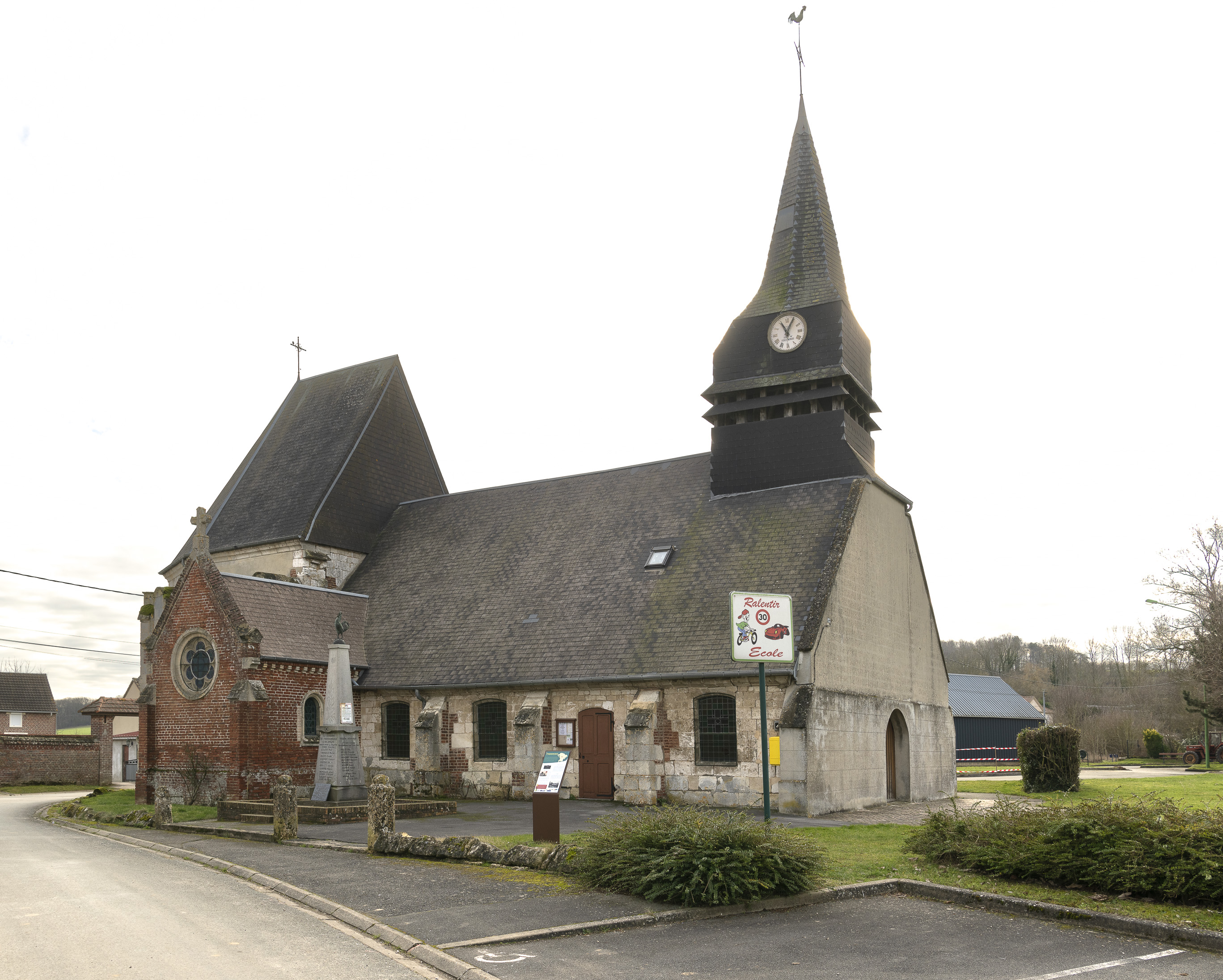 Église paroissiale Saint-Lucien