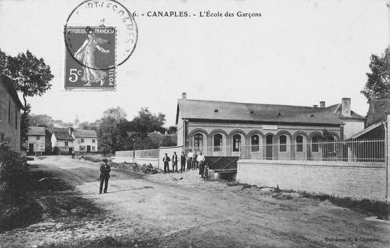 École primaire de filles de Canaples, puis école primaire de filles et de garçons, devenue école maternelle et école primaire mixte