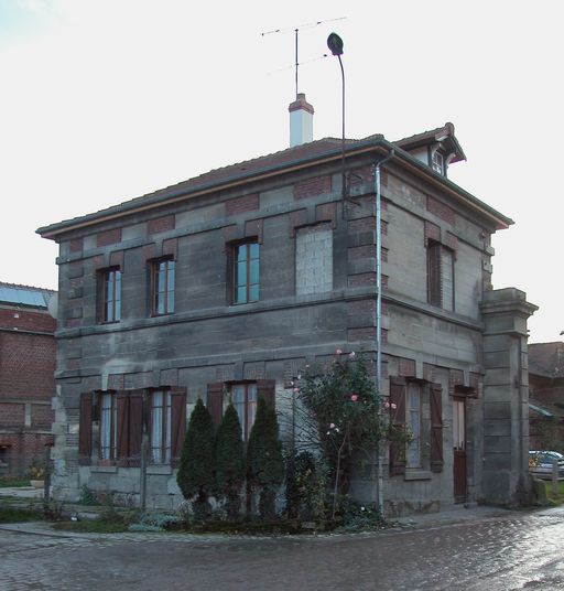 Filature de laine Lefèvre, puis Poiret Frères et Neveu, puis filature de laine et usine de teinturerie des Laines du Bon Pasteur, puis Société des Filatures et Teintureries de Saint-Épin