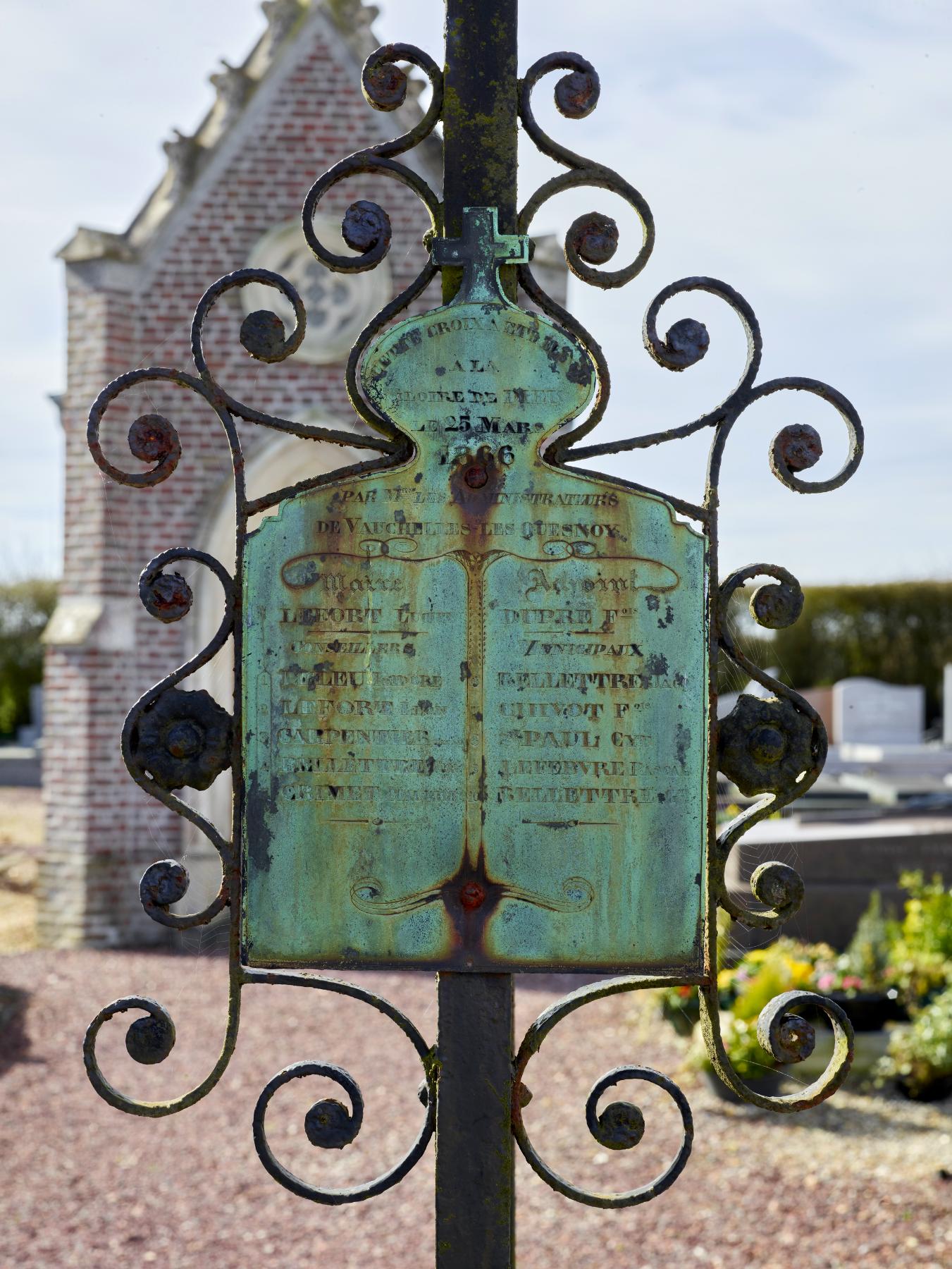 Cimetière communal de Vauchelles-les-Quesnoy
