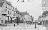 Rue du Général de Gaulle, vers le sud. Avant 1914 (AP).
