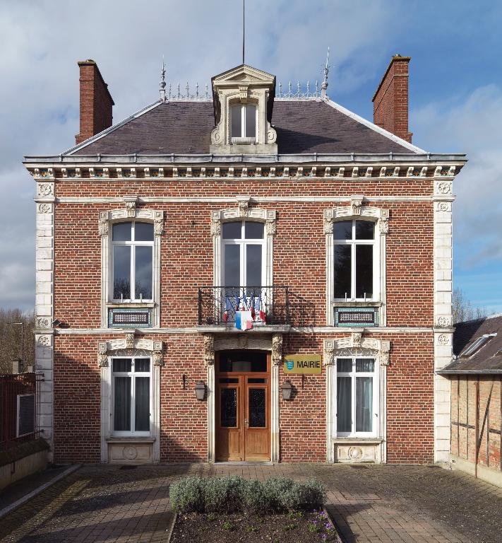 Ancienne maison, devenue mairie de Berteaucourt-les-Dames