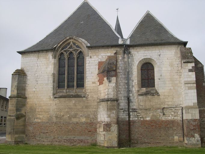 Eglise paroissiale et ancien cimetière Saints-Fuscien, Victoric et Gentien de Sains-en-Amiénois