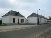 Mairie et école primaire de Saint-Quentin-en-Tourmont