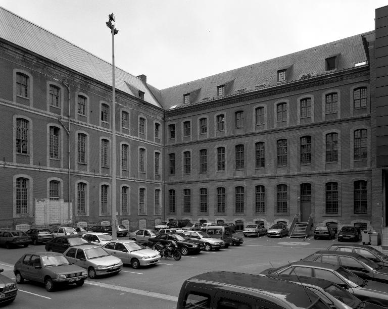 Ancien hôpital général de Lille, puis hospice dit hospice général (actuellement école de commerce)