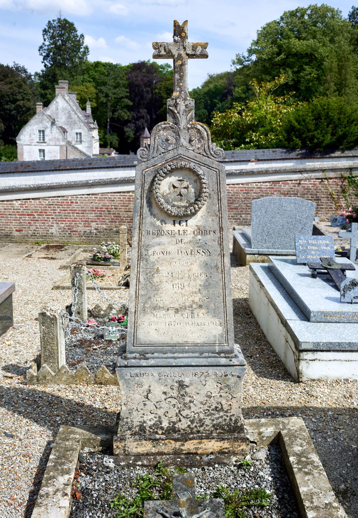 Église Notre-Dame de l'Assomption de Vieulaines et son cimetière