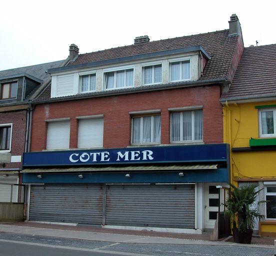 Immeuble avec boutique