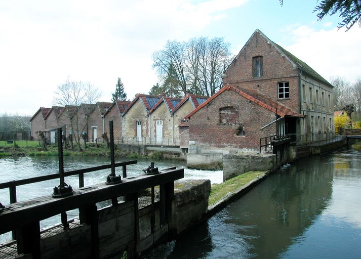 Ancien moulin à blé, puis à foulon, dits Moulin d'Achon, puis Moulin de Saint-Félix, puis brosserie Autin, devenue musée, dit Moulin-Brosserie de Saint-Félix