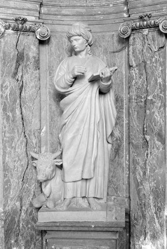 Ensemble de 6 statues : les quatre évangélistes, saint Crépin, saint Martin